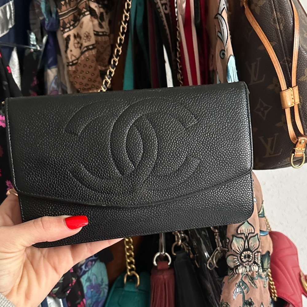 Crossbody black and gold Chanel